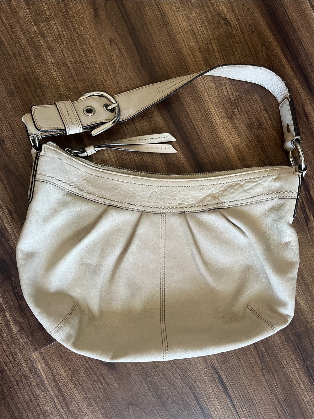 Authentic Coach White Ivory Leather Shoulder Bag with Silver Buckle